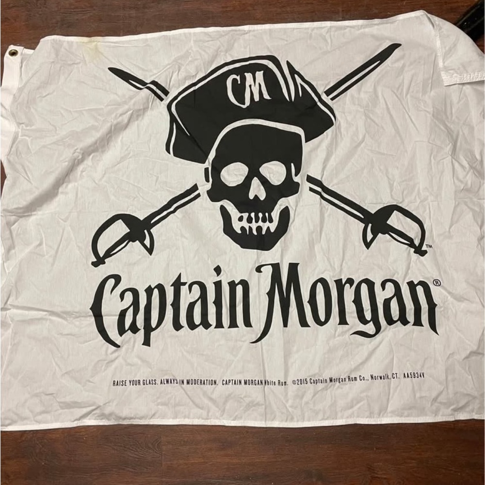 White and Black Skull Flag